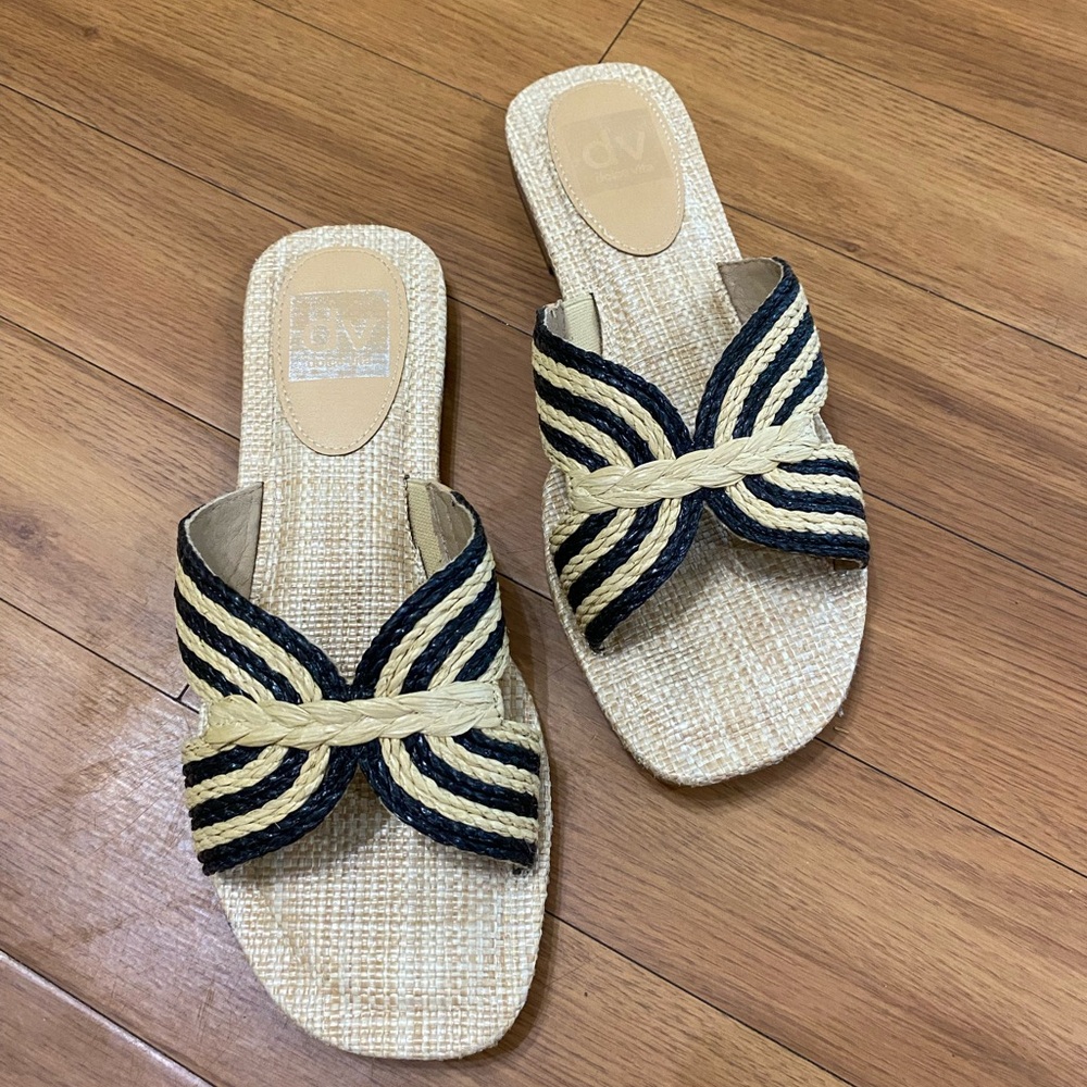 DV by Dolce Vita Women's Black and Cream Woven Sandals | Size 7